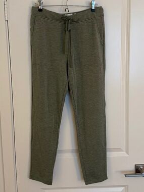 Heather green Lou & Grey signature soft sweatpants